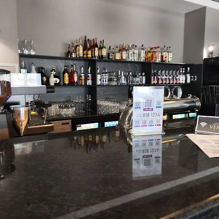 готель-ресторан Vertex Hotel *