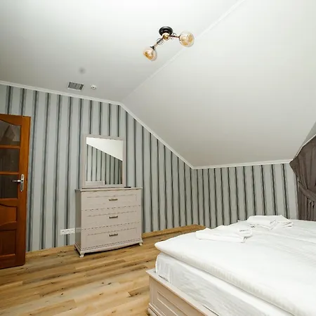 готель-ресторан Vertex Hotel *